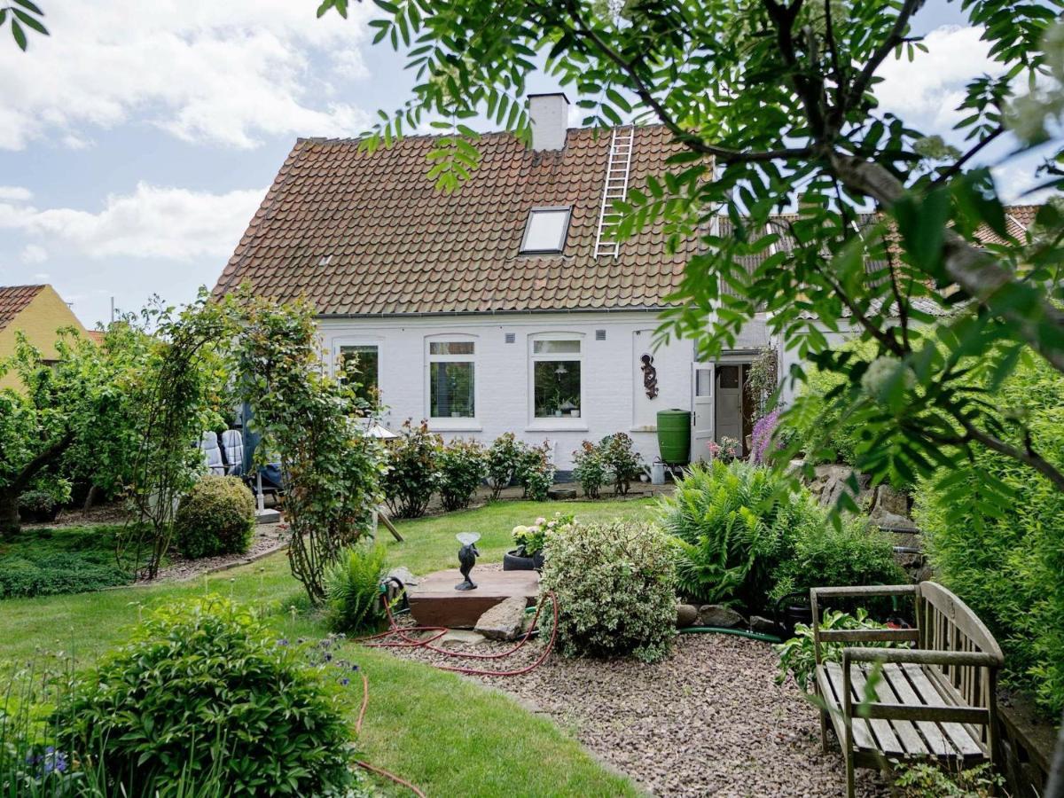 4 Person Holiday Home In Allinge Zewnętrze zdjęcie